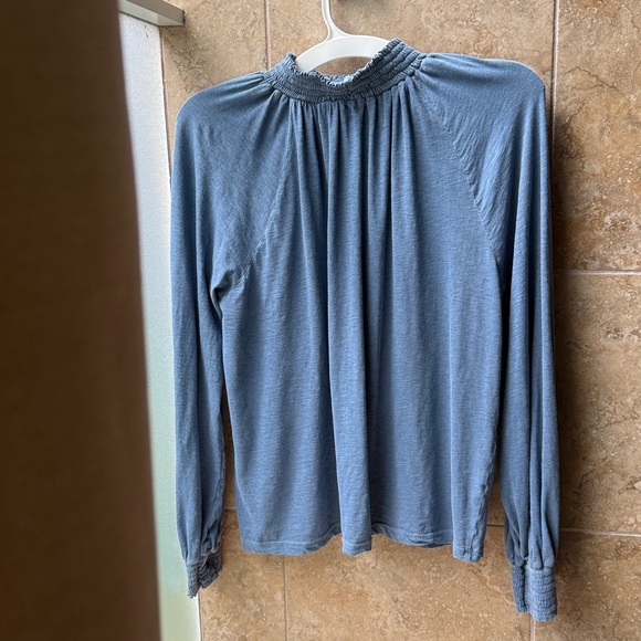 Sundry Evereve Mockneck Tee Smocked Neck & Cuffs Long Sleeves L Soft Pima Cotton - Picture 3 of 9